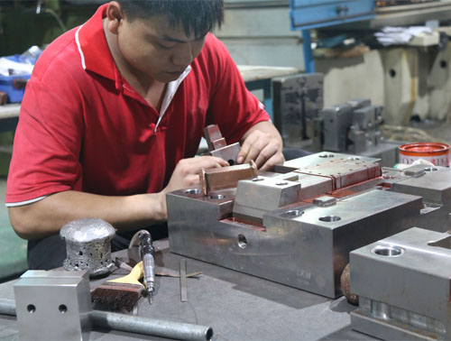 Die casting mold welding material selection and welding process